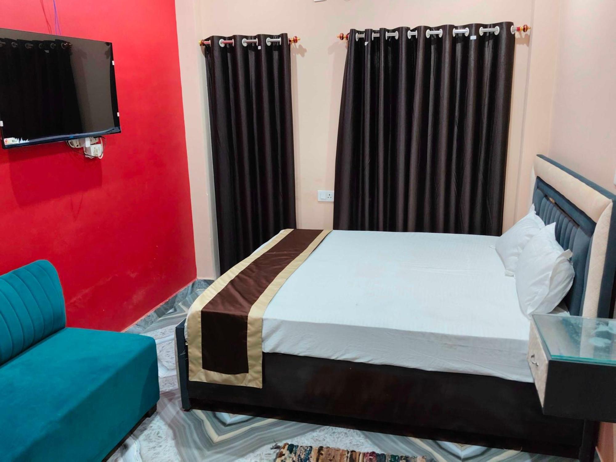 Danapur Hotel O The Lavish Landmark מראה חיצוני תמונה