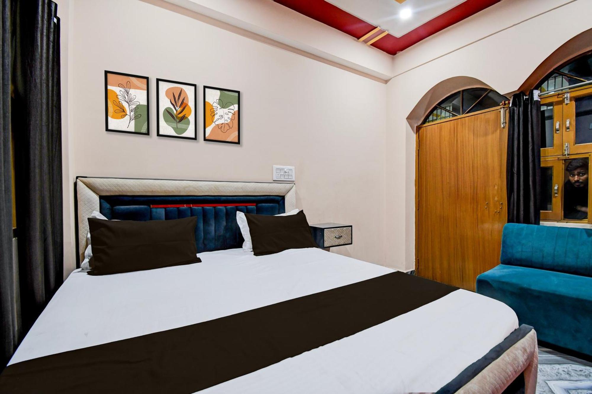Danapur Hotel O The Lavish Landmark מראה חיצוני תמונה