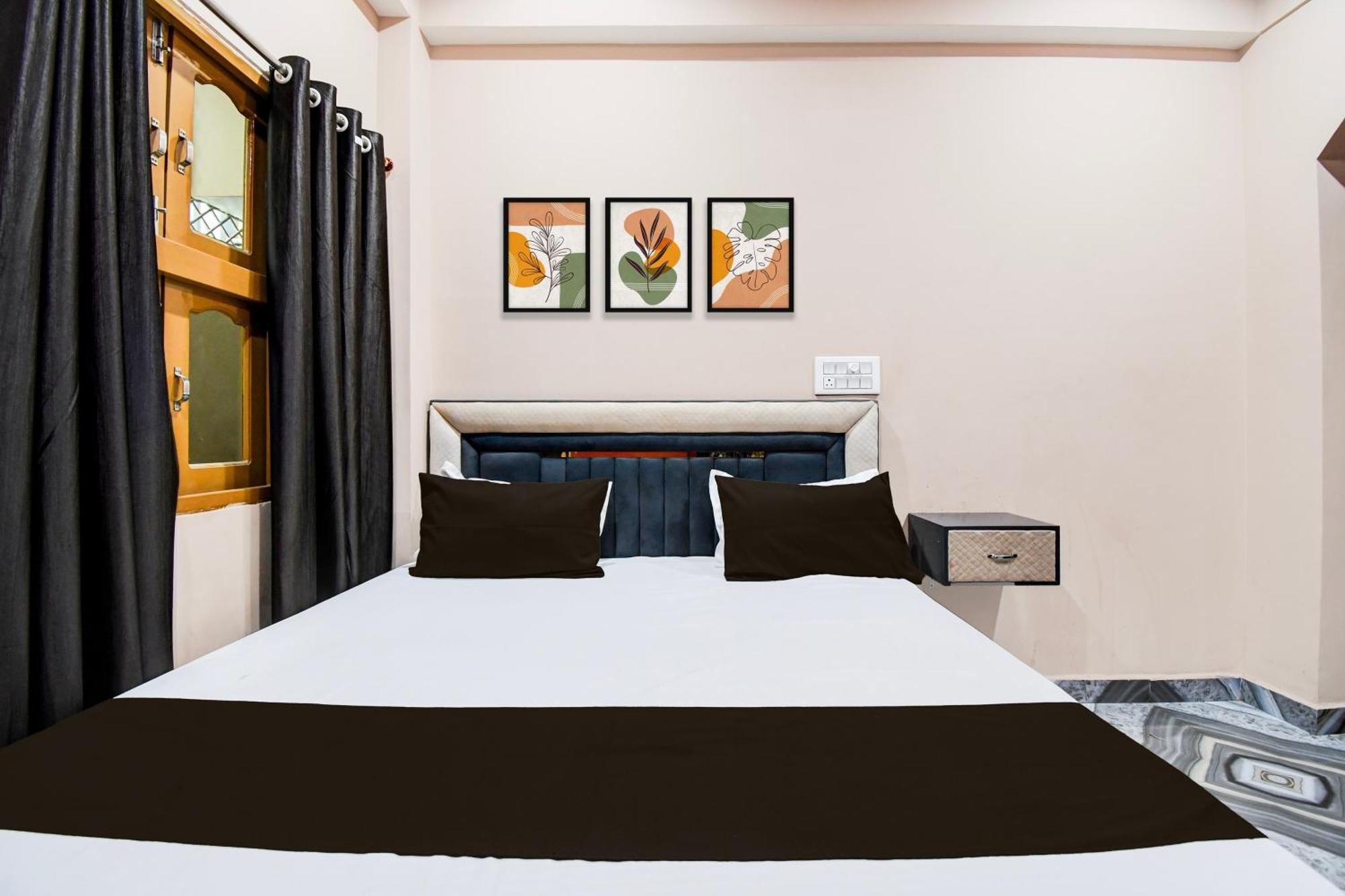 Danapur Hotel O The Lavish Landmark מראה חיצוני תמונה