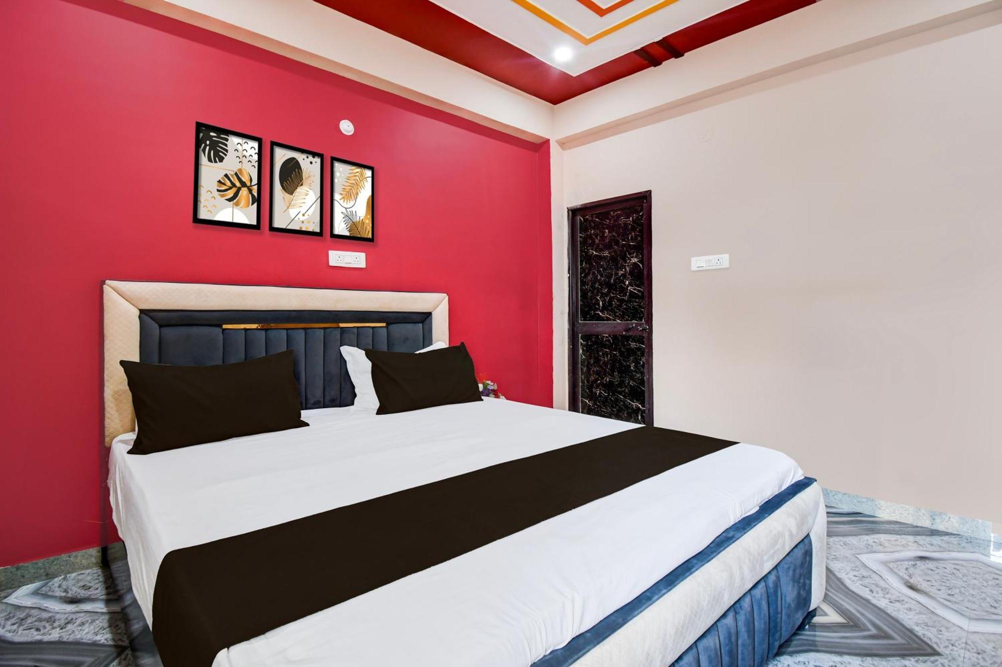 Danapur Hotel O The Lavish Landmark מראה חיצוני תמונה